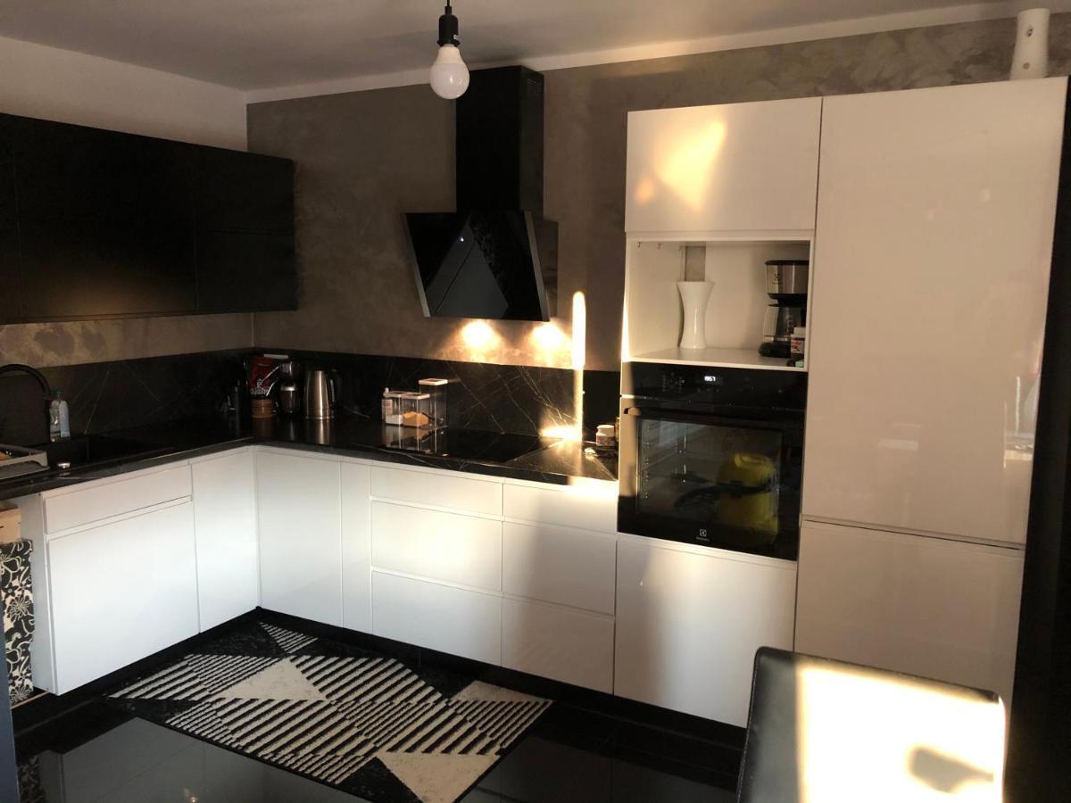Apartament Moniuszki Kędzierzyn-Koźle Buitenkant foto