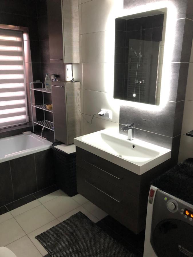Apartament Moniuszki Kędzierzyn-Koźle Buitenkant foto